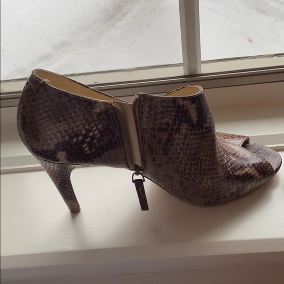 Nine West snake skin heels size 9 - Picture 3 of 3